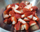 Foto del paso 1 de la receta: Fresas con leche