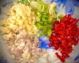 A picture of step 1 of Bánh Bột Lọc Trần (Rice Paper Dumpling Version).