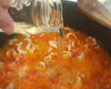 Foto del paso 3 de la receta: Fideuá de chipirones, gambas y rape con alioli