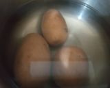 A picture of step 1 of Potato noodles mayo balls.
