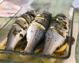 Foto del paso 2 de la receta: Lubina con base de patata al horno