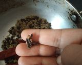 A picture of step 3 of Chettinad chicken fry.