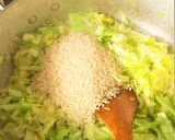 Foto del passaggio 3 della ricetta Risotto di cavolo cappuccio e pancetta affumicata