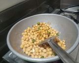 தாளித்த வெள்ளை சுண்டல்(sundal recipe in tamil) ரெசிபி ஸ்டேப் 3 புகைப்படம்