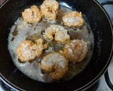 A picture of step 2 of Golden fry prawns/deep fry.