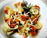 Foto del paso 5 de la receta: Cappellacci de pollo con Pesto de Tomate