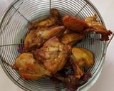 Foto langkah ke 6 dari resep Ayam goreng lengkuas.
