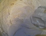 Foto langkah ke 3 dari resep Cheesy Banana Sponge Cake.