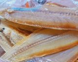 Hình bước làm 1 của món Cá khô nướng chấm mắm me