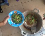 Foto langkah ke 5 dari resep Sayur Sawi Hijau Tumis.