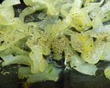 Foto del paso 5 de la receta: Costillitas de cerdo con cebolla papines y aceite de Dende