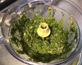 Une image de l'étape 5 de Pesto de céleri branche à l ail,pistaches et parmesan.