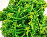 Hình bước làm 1 của món Cải đắng xào tỏi