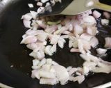 A picture of step 2 of Potatoes pizza bites.