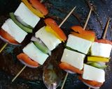 A picture of step 2 of Paneer shashlik.