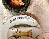 รูปขั้นตอนการทำที่ 2 ของ แกงส้มสายบัวใส่กุ้งและปลา
