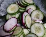 Foto del paso 1 de la receta: Ensalada de pepino Alaska y rabanitos
