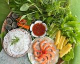 Hình bước làm 3 của món Mâm Cuốn Tôm Thịt Rau Rừng