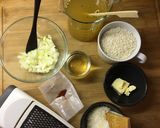Foto langkah ke 1 dari resep Risotto Milanese.