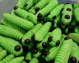 Foto langkah ke 5 dari resep Caterpillar Cookies.