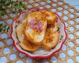 A picture of step 3 of Butter and Pork Floss Toast.