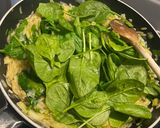 Une image de l'étape 5 de Orzo fondant aux épinards & mascarpone avec du poireau & des graines de courges.