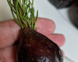 Foto del paso 2 de la receta: Higos caramelizados con romero acompañados de queso feta