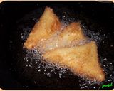 A picture of step 7 of Fried Bread Samosa.