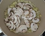 Foto langkah ke 4 dari resep Fusilli Carbonara Mushroom.
