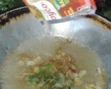 Foto langkah ke 2 dari resep Resep Sayur Bening Bayam Rumahan yang enak dan mudah.
