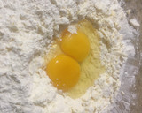 Foto del paso 3 de la receta: Pasta frola rústica de dulce de leche/ membrillo con harina leudante
