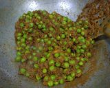 A picture of step 5 of Matar Wali Fish Curry (Fish Curry with Peas).
