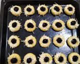 Foto langkah ke 5 dari resep Thumbprint Cookies.