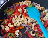 A picture of step 2 of Cashew cabbage.
