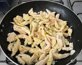 Foto del paso 2 de la receta: Pechuga de pollo al sartén