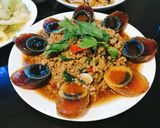 รูปขั้นตอนการทำที่ 6 ของ กะเพราหมูสับไข่เยี่ยวม้า