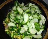 Foto langkah ke 2 dari resep Tumis Kisik Jamur berkuah.