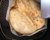 Hình bước làm 2 của món Ức gà ướp dầu mè chiên không dầu-Air fryer -Eatclean