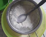 Foto langkah ke 3 dari resep Dadar gulung jagung hitam putih.
