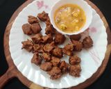 A picture of step 4 of Singhare atta pakodi.