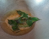 A picture of step 2 of Rava Upma.