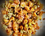 Foto del paso 2 de la receta: Trottole tricolore picante con bonito y alcaparras