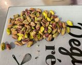 Une image de l'étape 3 de Tarte aux cerises, miel et pistaches.