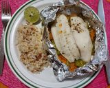 Foto del paso 4 de la receta: Pescado empapelado con brócoli y zanahoria en freidora de aire