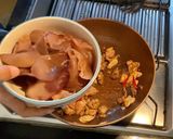รูปขั้นตอนการทำที่ 5 ของ ไก่ผัดขิง