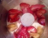 صورة لخطوة 1 من وصفة عصير الموز والفراولة 🍓🍌