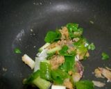 Foto langkah ke 3 dari resep Bihun Tek Tek Kuah Ala Momiera.