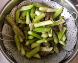 Foto del paso 2 de la receta: Pasta integral con espárragos en salsa de limón