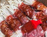 Foto langkah ke 3 dari resep Beef Enoki saus barbeque.