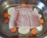 Foto del paso 2 de la receta: Pollo asado al carbón con filete de cerdo, papa y zanahoria